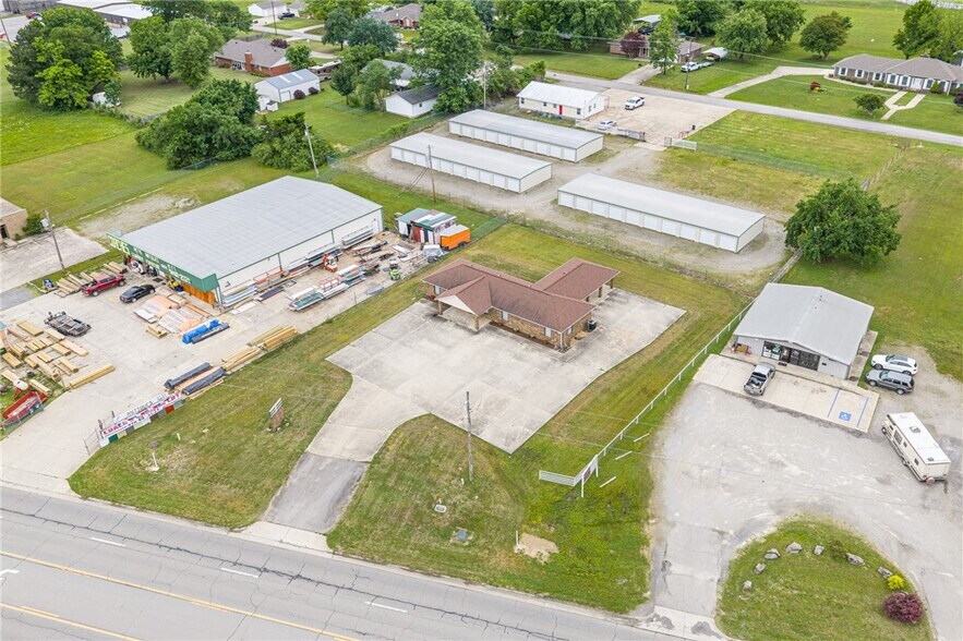 More Photos Of 706 W Broadway St, Spiro Medical For Sale
