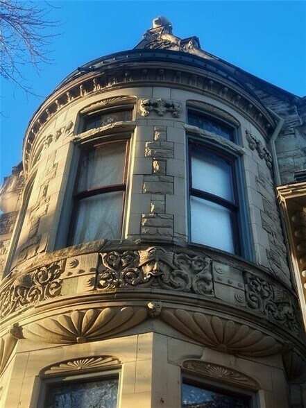 More Photos Of 809 Hall St, Saint Joseph Hospitality For Sale