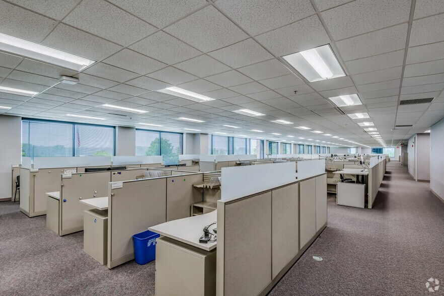 More Photos Of 11800 W Park Pl, Milwaukee Office For Lease