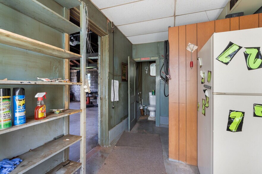 More Photos Of 993 S Hanover St, Pottstown Service For Sale