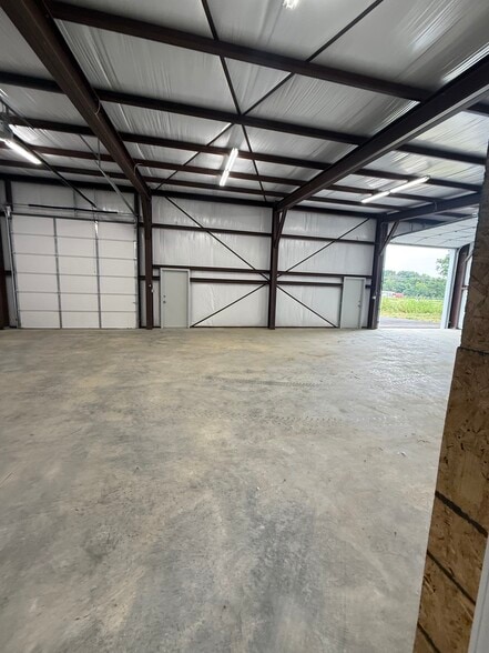 More Photos Of 4751 AR-319 Hwy, Austin Flex For Lease