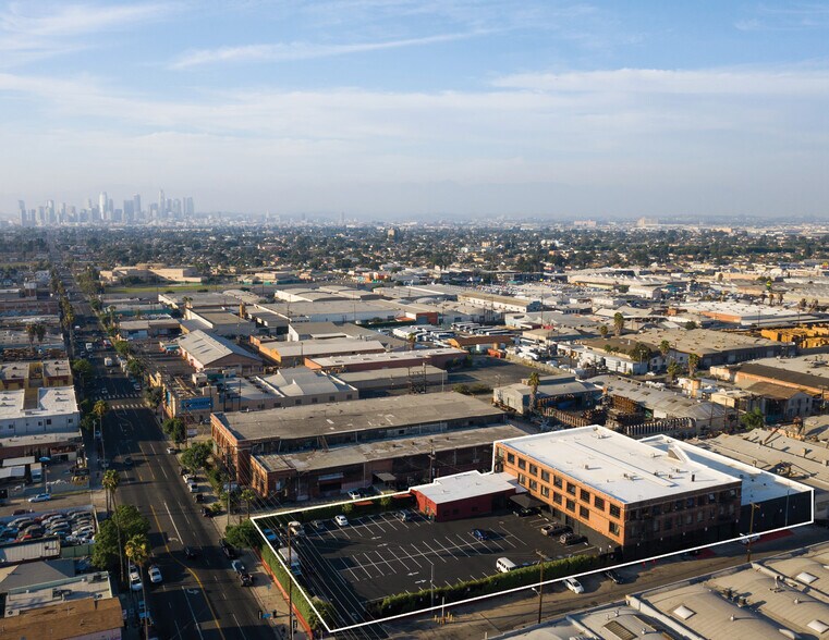 More Photos Of 615 E 61st St, Los Angeles Light Manufacturing For Sale