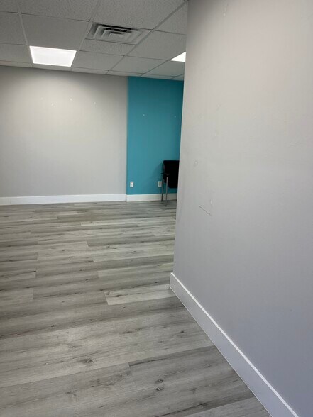 More Photos Of 1469 Colonial Blvd, Fort Myers Storefront Retail Office For Lease