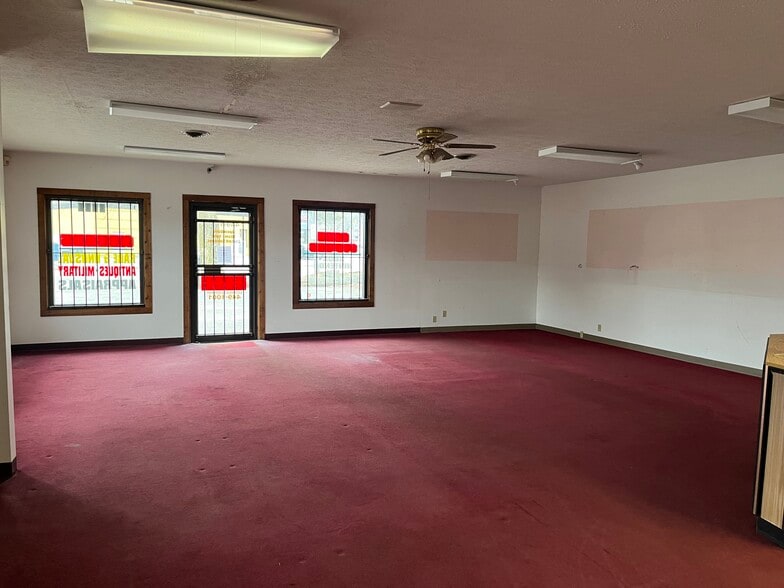 More Photos Of 1818 Elmwood Ave, Lafayette Freestanding For Lease