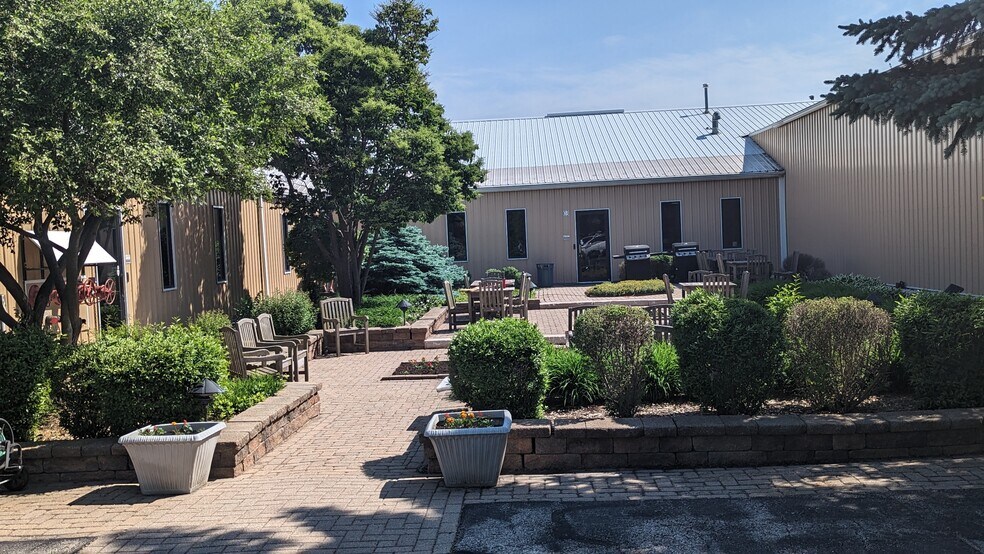 More Photos Of 525 W Rolling Meadows Dr, Fond Du Lac Warehouse For Lease