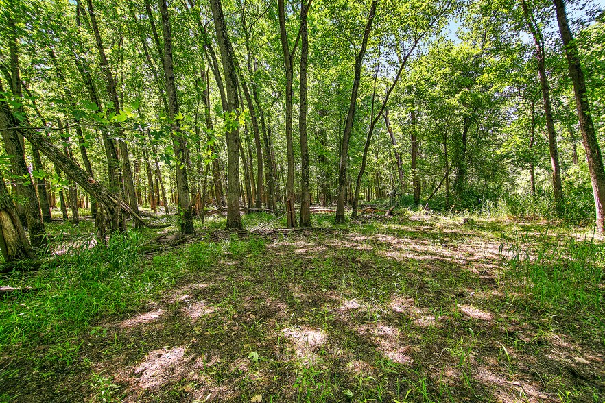 More Photos Of 3209 N State Rt 1, Saint Anne Flex For Sale