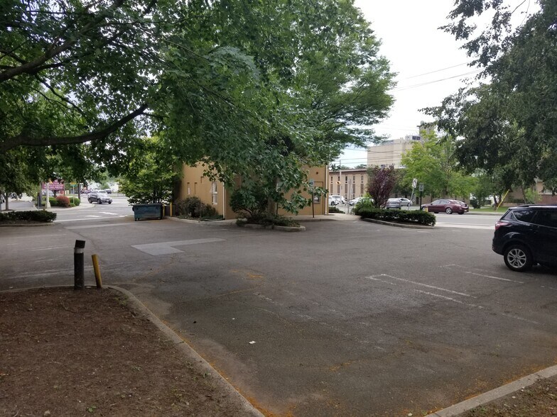 More Photos Of 134 S Farview Ave, Paramus Bank For Lease