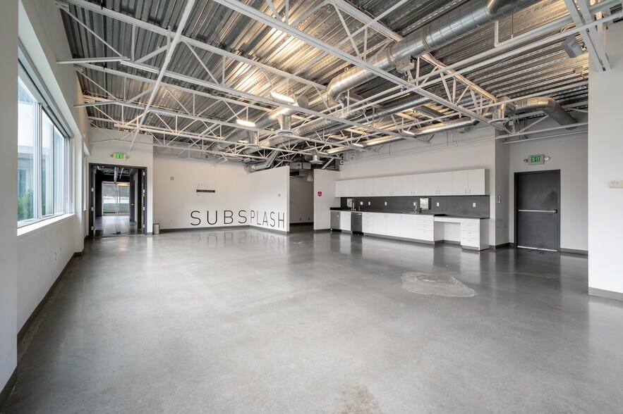 More Photos Of 3257 16th Ave W, Seattle Office For Lease