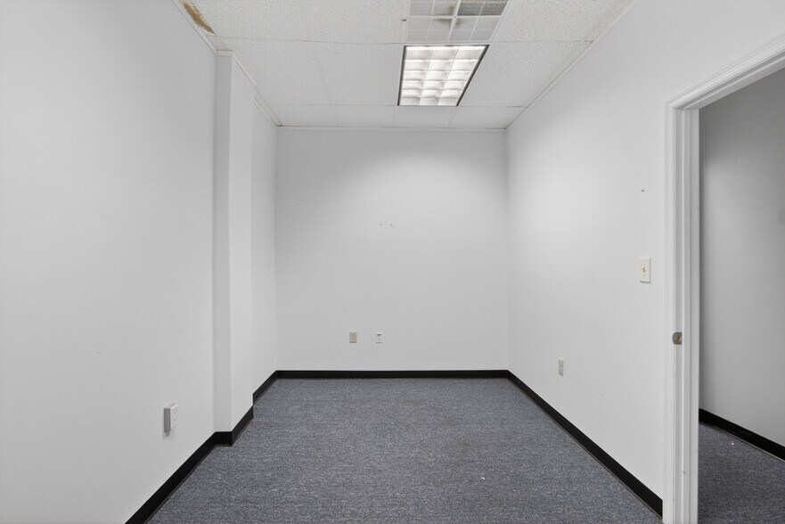 More Photos Of 126 N Main St, Warrenton Medical For Lease
