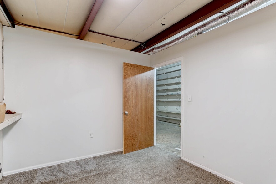 More Photos Of 1210 S El Paso St, Colorado Springs Warehouse For Lease