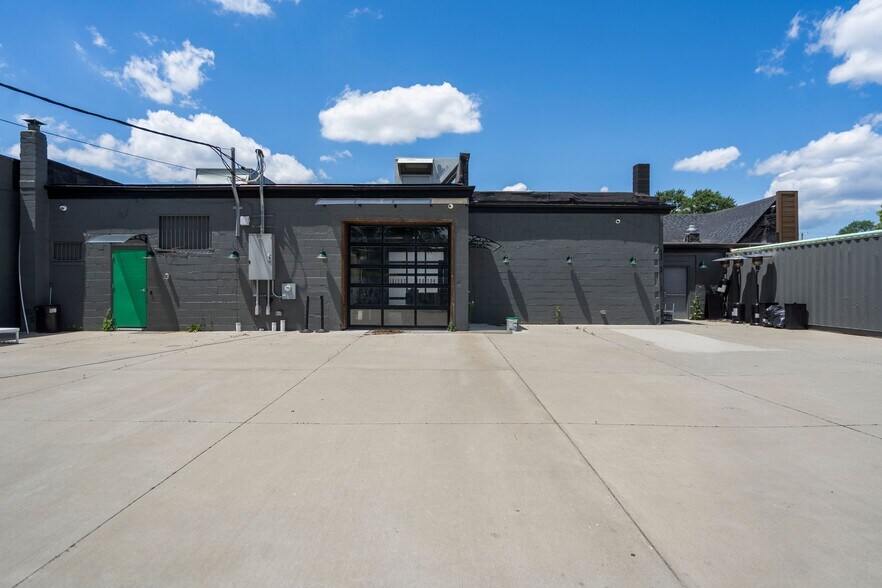 More Photos Of 23610 John R Rd, Hazel Park Auto Repair For Sale