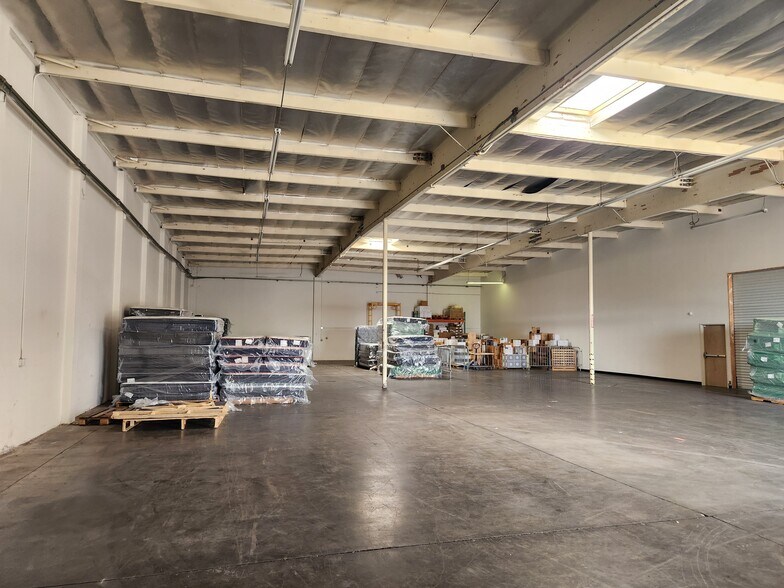 More Photos Of 1970 E Gladwick St, Rancho Dominguez Warehouse For Lease