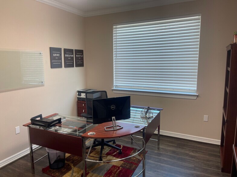 More Photos Of 7070 Knights Ct, Missouri City Medical For Lease