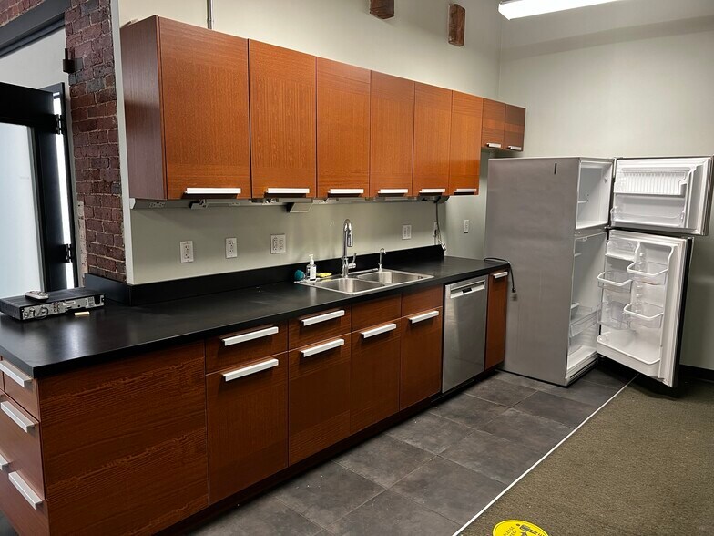 More Photos Of 143-145 South St, Boston Medical For Lease