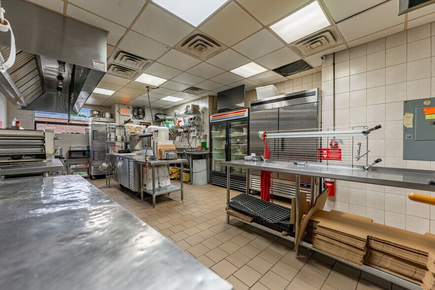 More Photos Of 132 N State St, Belvidere Restaurant For Sale