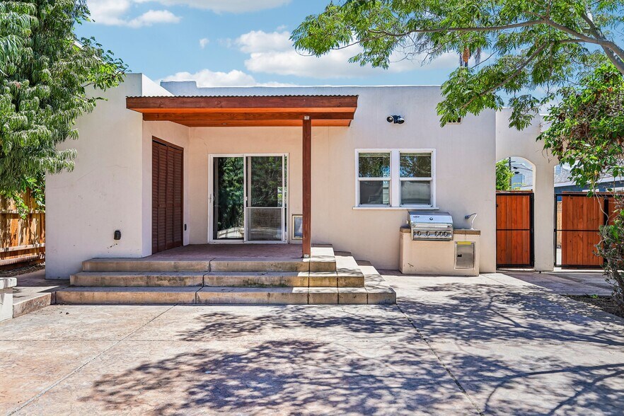More Photos Of 3378 N Mountain View Dr, San Diego Apartments For Sale