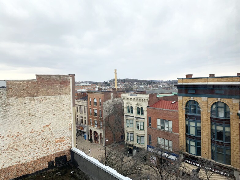 More Photos Of 2 W Market St, York Office For Lease