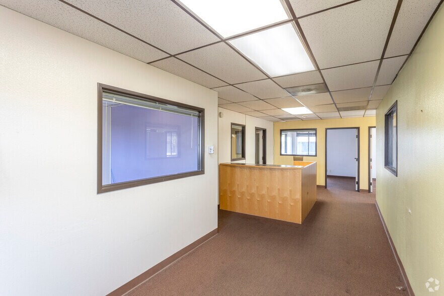 More Photos Of 9606-9636 Tierra Grande, San Diego Unknown For Lease