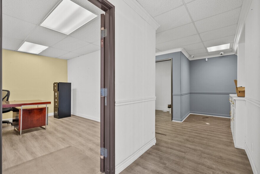 More Photos Of 13663 Prairie Ave, Hawthorne Office For Sale