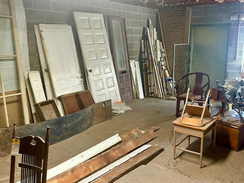 More Photos Of 2507 Huntingdon ave, Baltimore Service For Sale