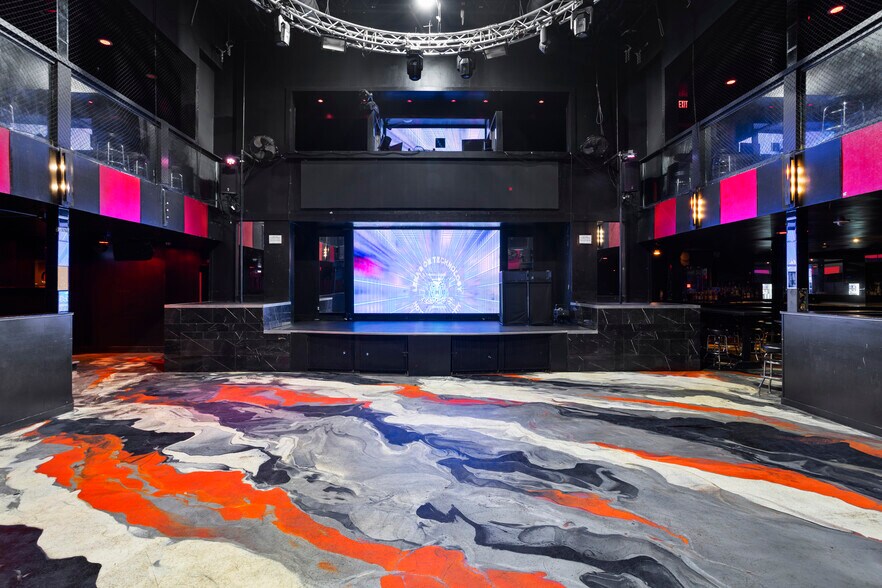 More Photos Of 10333 E Technology Blvd, Dallas Bar For Sale