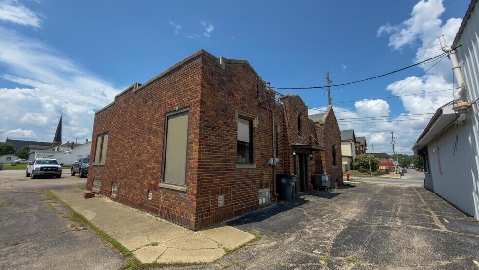 More Photos Of 700 N Eastern Ave, Connersville Industrial For Sale