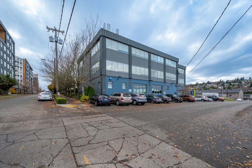 More Photos Of 3257 16th Ave W, Seattle Office For Lease