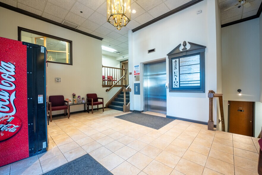 More Photos Of 425 Union St, West Springfield Office For Lease