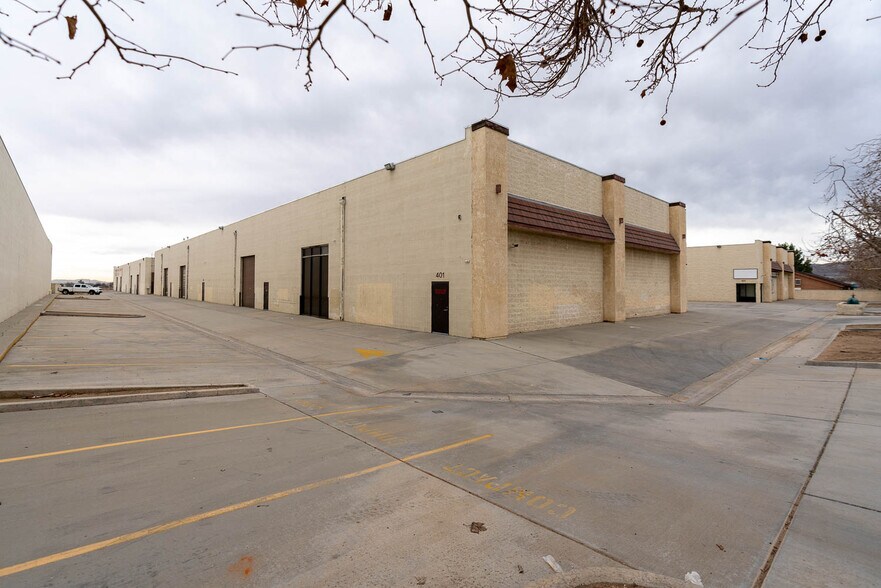More Photos Of 39360 3rd St E, Palmdale Warehouse For Sale