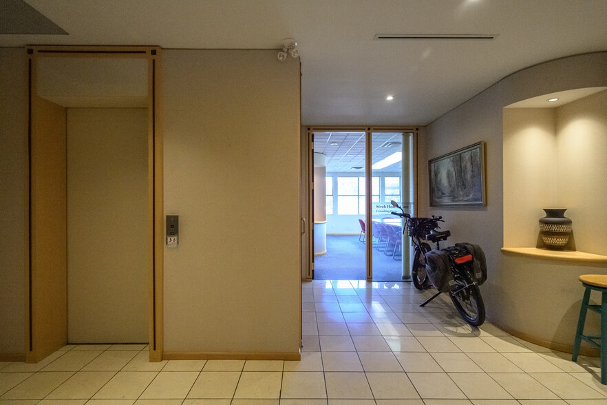 More Photos Of 1530 56th St, Delta Office For Lease