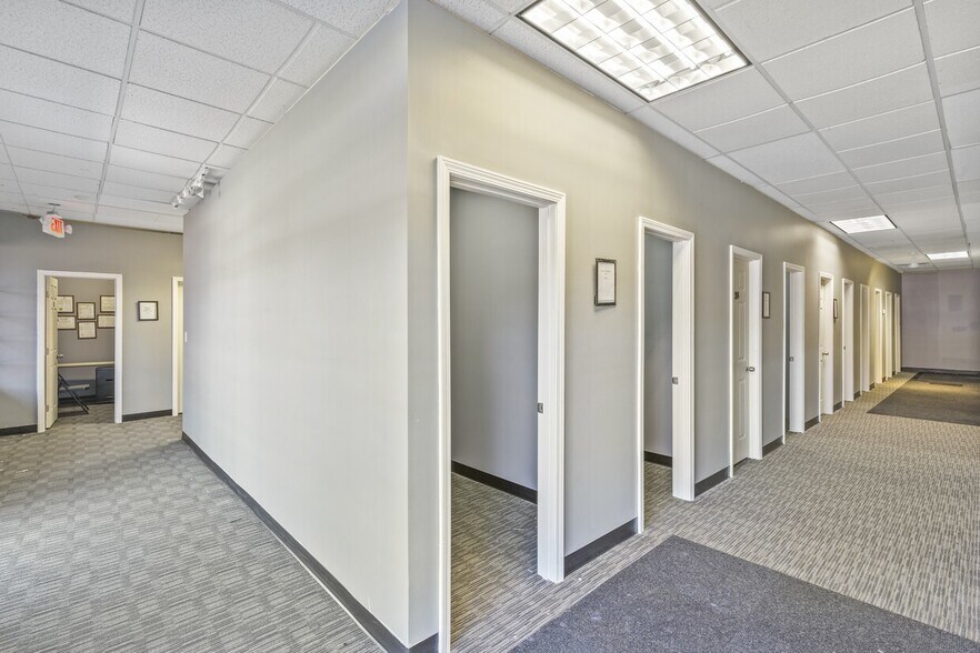 More Photos Of 8180 Tara Blvd, Jonesboro Freestanding For Sale