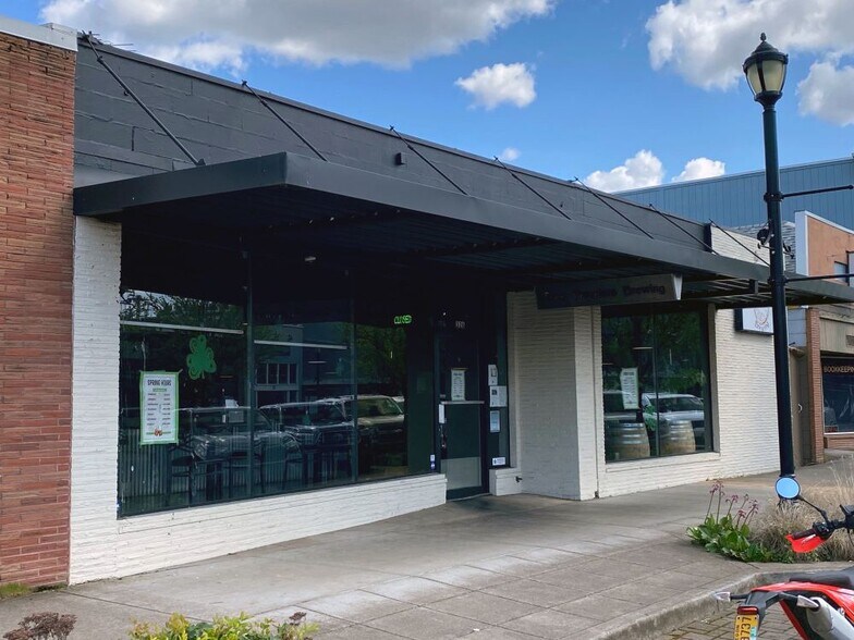 Primary Photo Of 326 S Broadway St, Estacada Storefront For Sale
