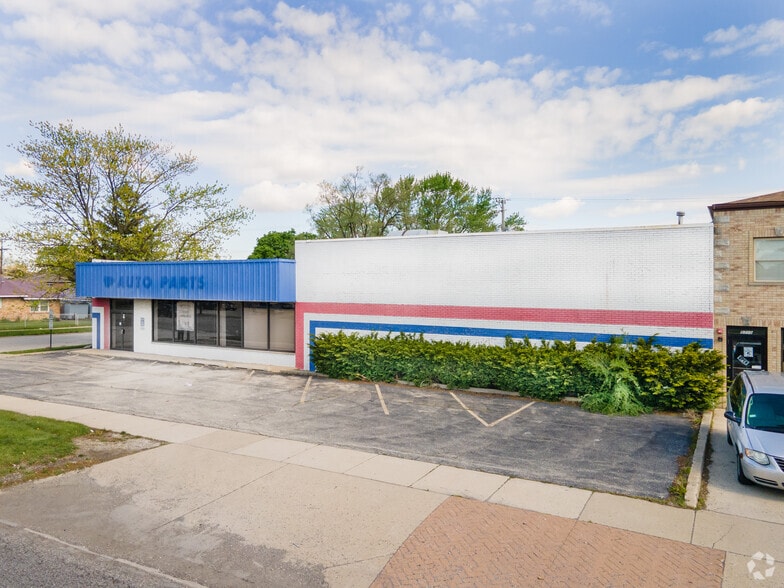 More Photos Of 5730 W 79th St, Burbank Freestanding For Lease