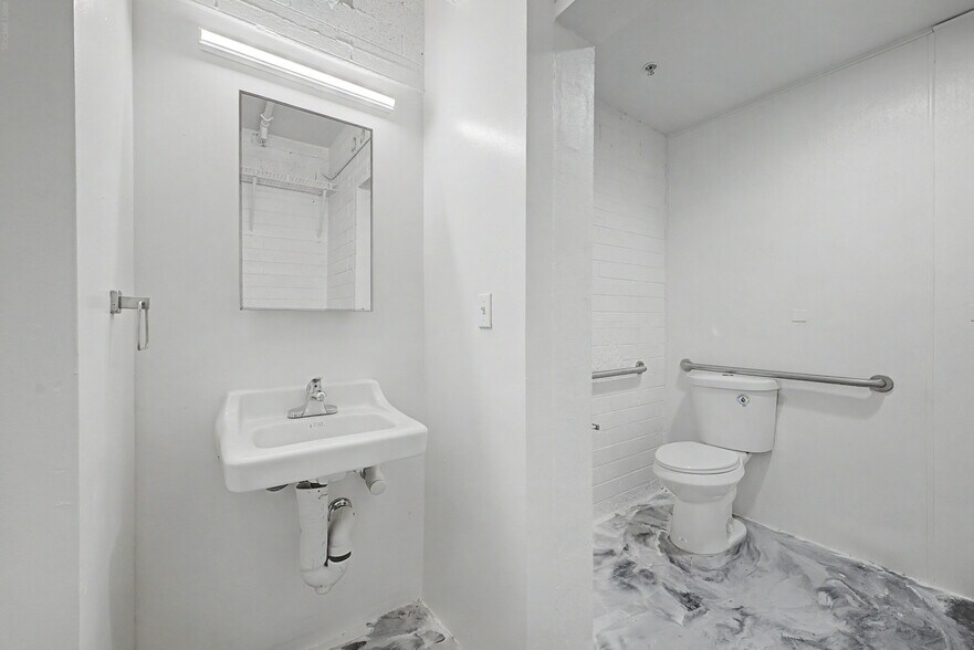More Photos Of 1501 Grand Ave, Phoenix Apartments For Sale