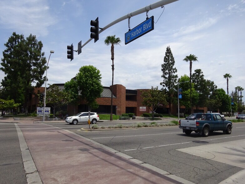 More Photos Of 100 N Harbor Blvd, Anaheim Loft Creative Space For Lease