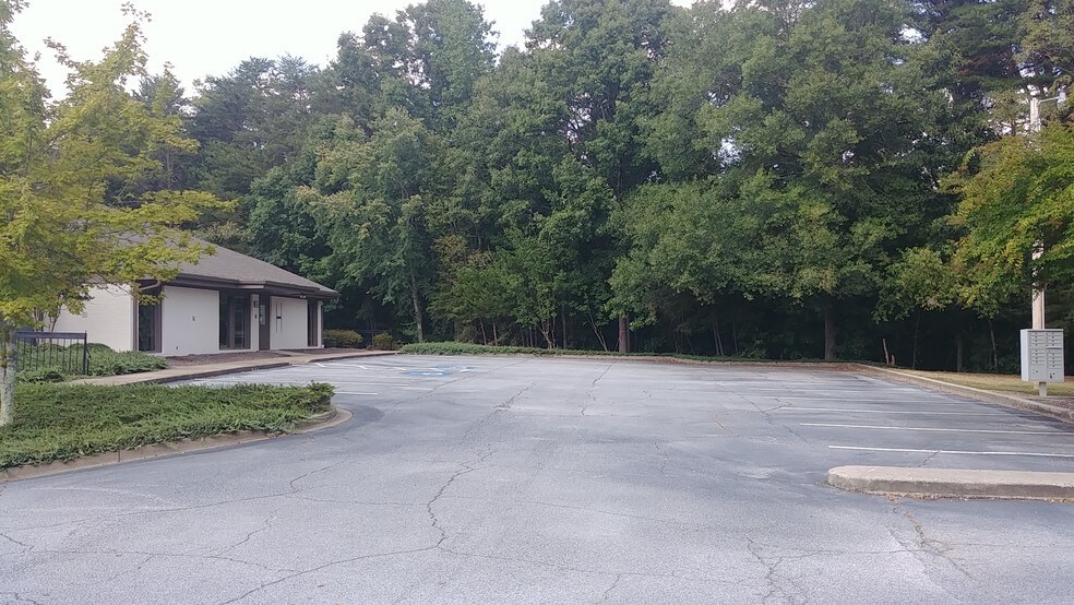 More Photos Of 556 Memorial Drive Ext, Greer Medical For Lease