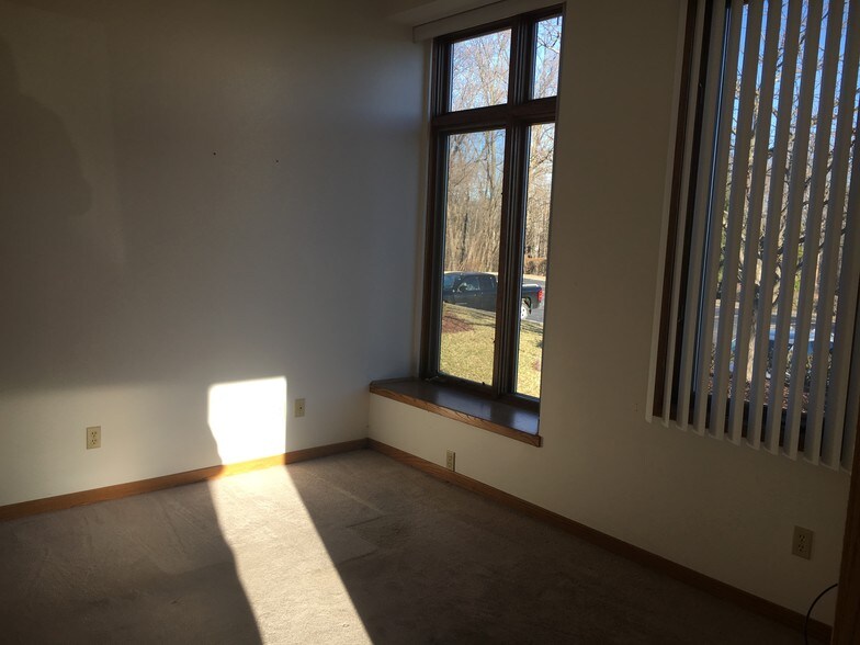 More Photos Of 836 Centennial Way, Lansing Medical For Sale