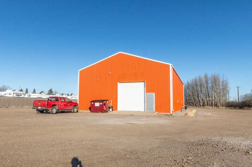 More Photos Of 4204 50 Ave, Stettler Industrial For Sale