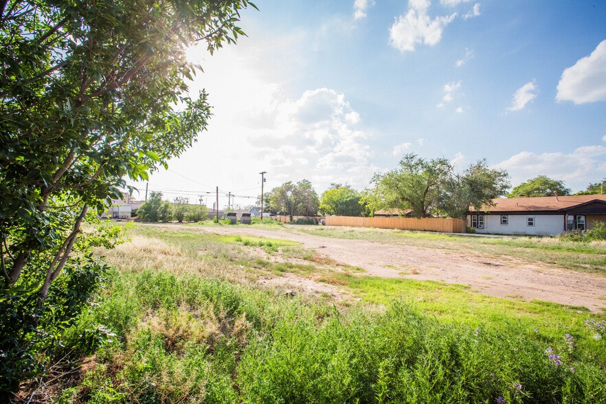 More Photos Of 1808 19th St, Lubbock Office For Sale