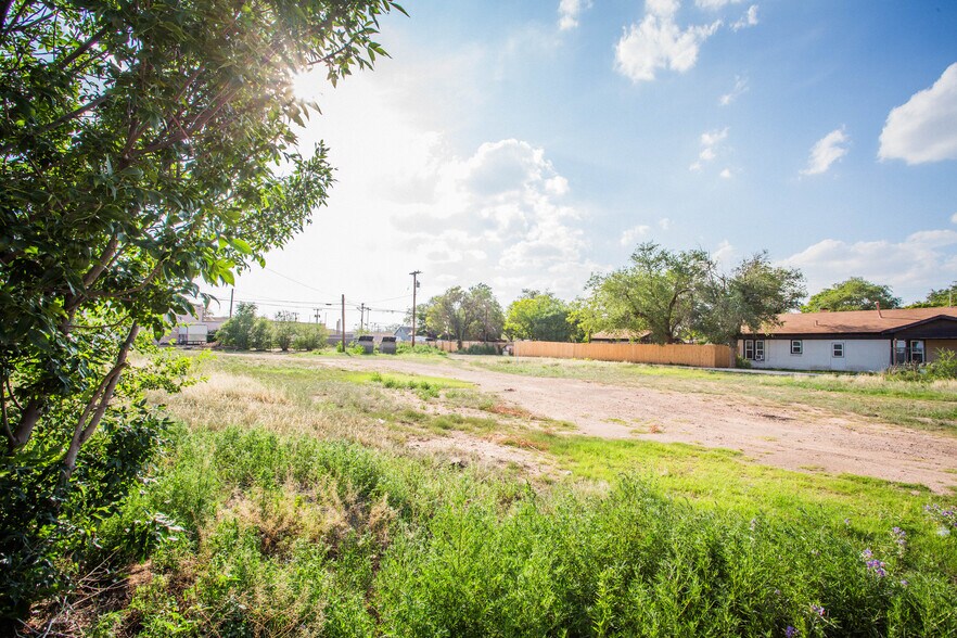 More Photos Of 1812 Avenue R, Lubbock Office For Sale