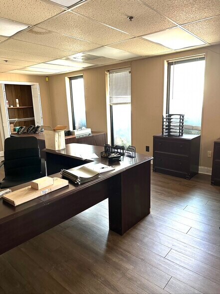 More Photos Of 131 S Varnell Rd, Tunnel Hill Distribution For Sale