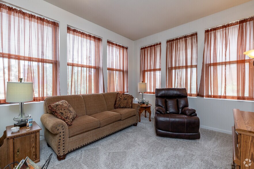 More Photos Of 422 Felix St, Saint Joseph Apartments For Sale