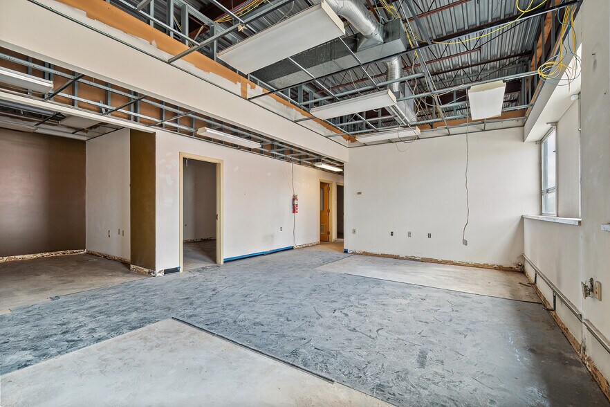 More Photos Of 90 E Union St, Wilkes-Barre Light Distribution For Lease