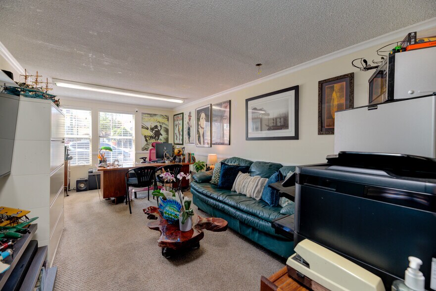 More Photos Of 24248 Crenshaw Blvd, Torrance Office For Sale
