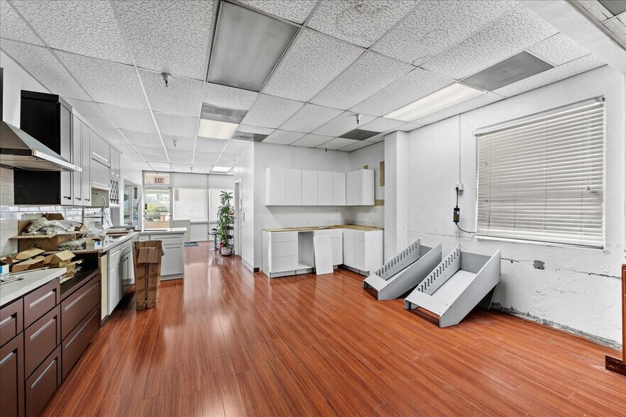 More Photos Of 283-299 Harbor Way, South San Francisco Warehouse For Lease