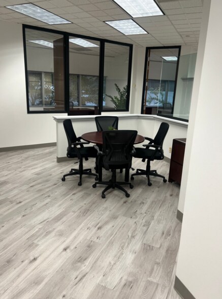 More Photos Of 5220 Spring Valley Rd, Dallas Office For Lease