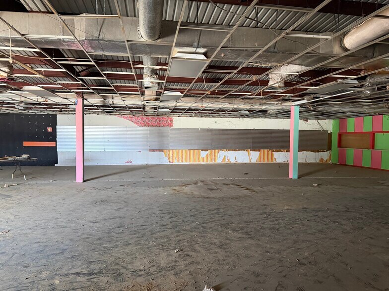 More Photos Of 201 W 2nd Ave, Nixon Warehouse For Sale