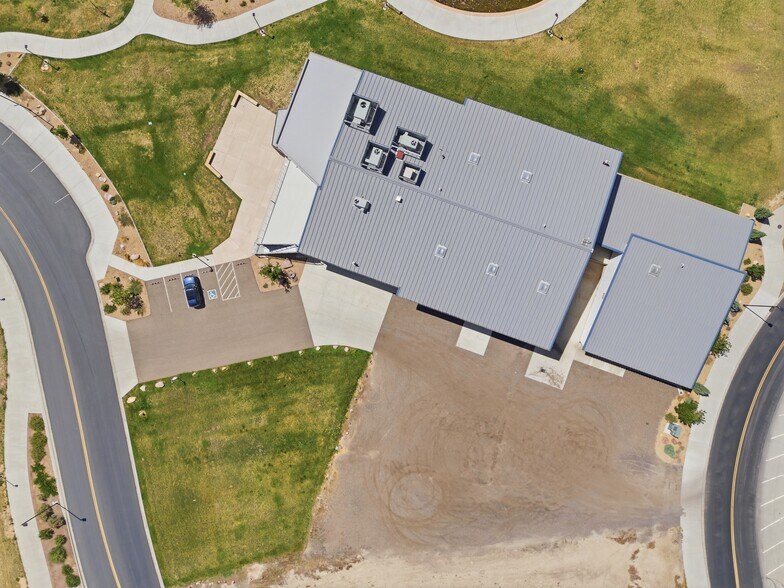 More Photos Of 1675 Las Colonias Dr, Grand Junction Showroom For Lease