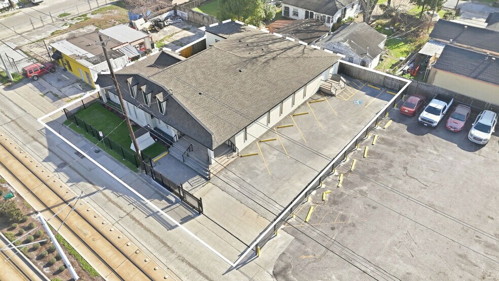 More Photos Of 3911 Fulton St, Houston Religious Facility For Lease