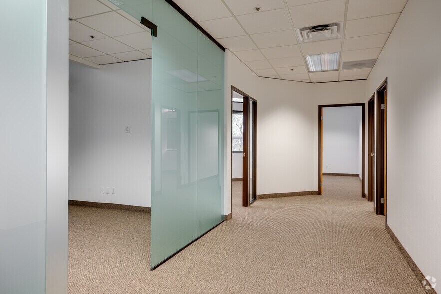 More Photos Of 4015 S McClintock Dr, Tempe Unknown For Lease